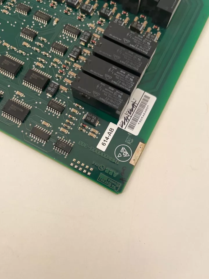 ABB 1MRK001608-CBr00 高性能电力保护继电器  货源充足 原厂现货 全新质保 顺丰包邮图2