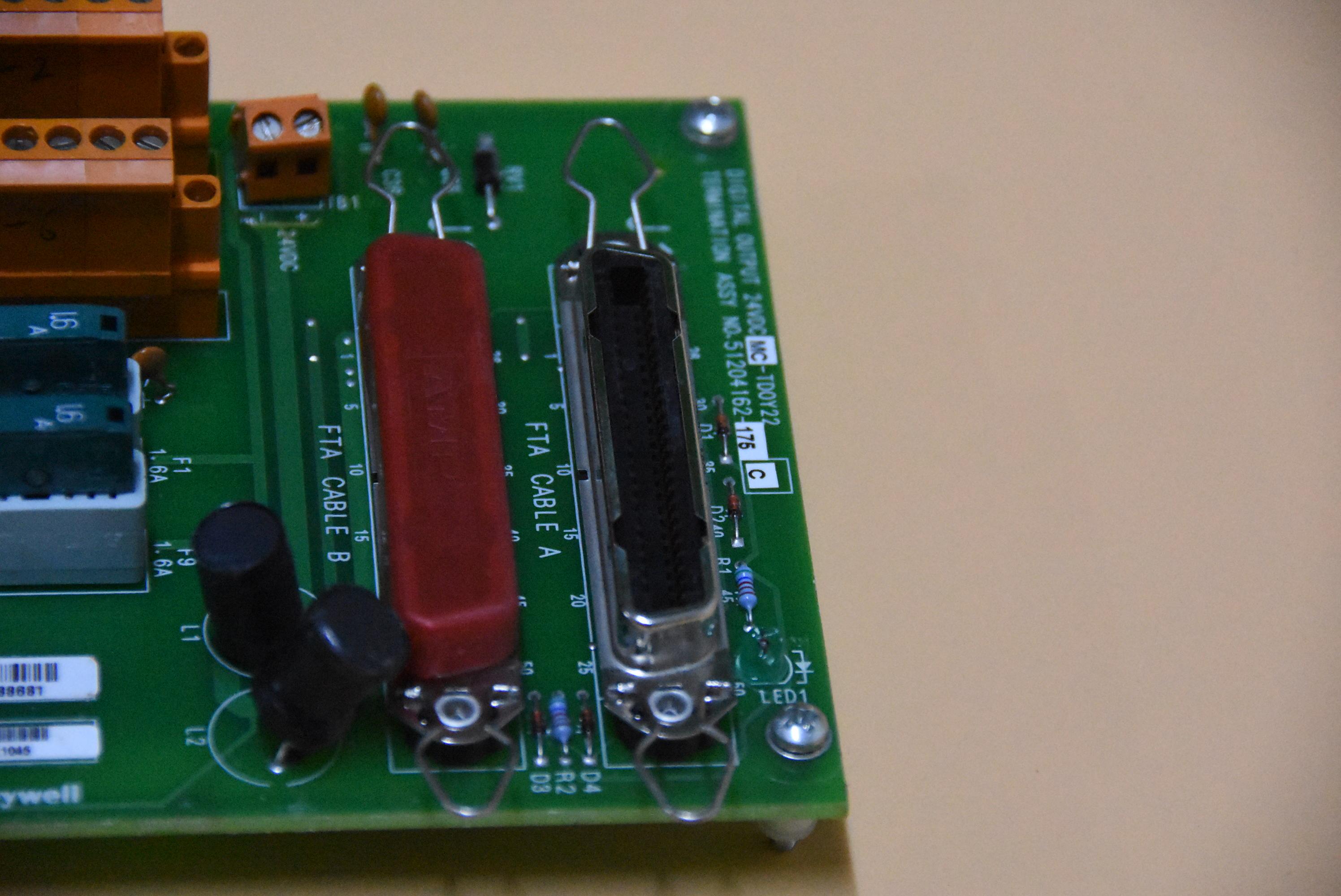 51204162-175 数字输出模块  HONEYWELL  全新原装进口 质保一年 顺丰包邮 图1