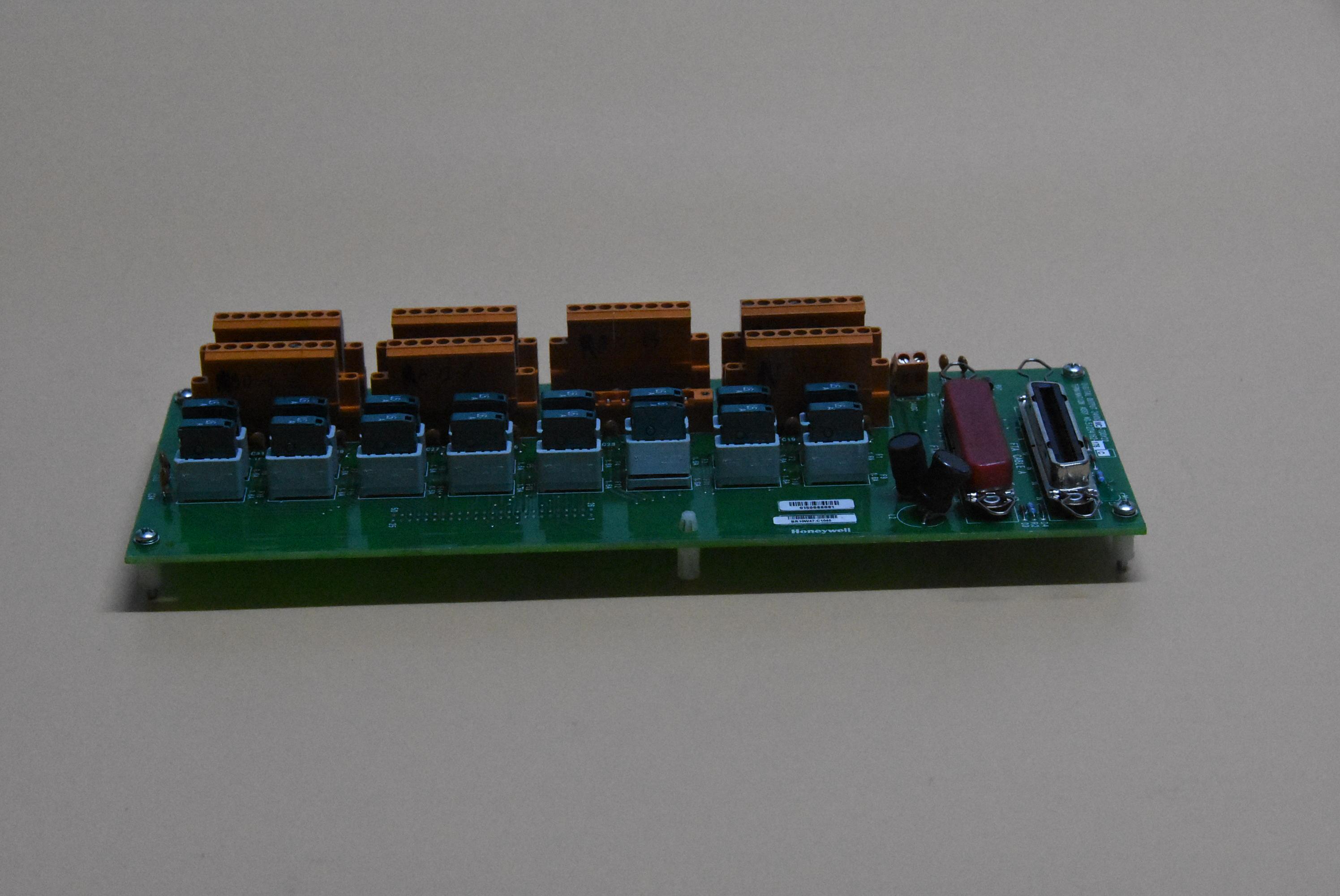 51204162-175 数字输出模块  HONEYWELL  全新原装进口 质保一年 顺丰包邮 图2