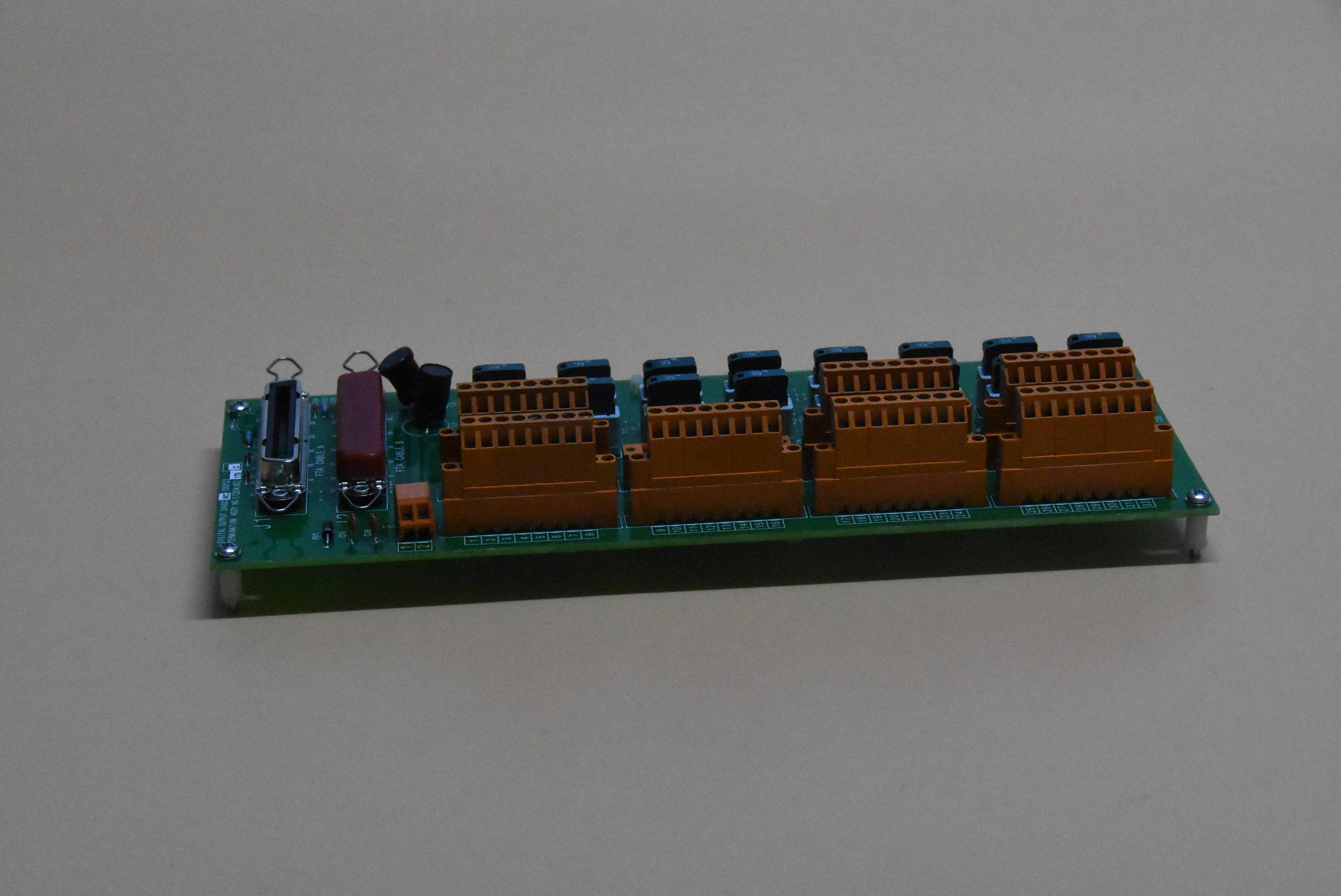 51204162-175 数字输出模块  HONEYWELL  全新原装进口 质保一年 顺丰包邮 图3