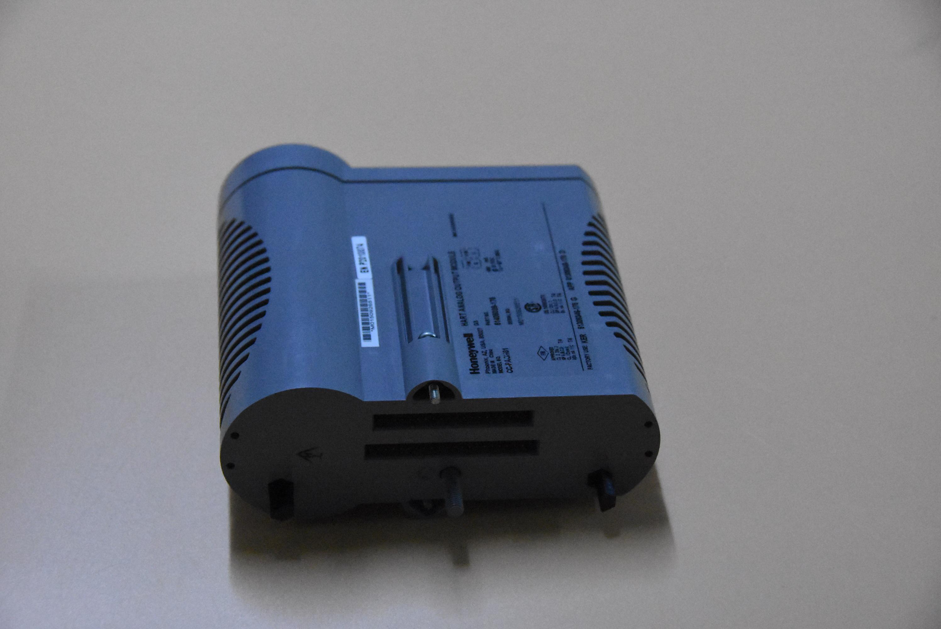 CC-PAOH01 51405039-175  HONEYWELL 模拟输出模块  全新原装进口 质保一年 顺丰包邮 图1