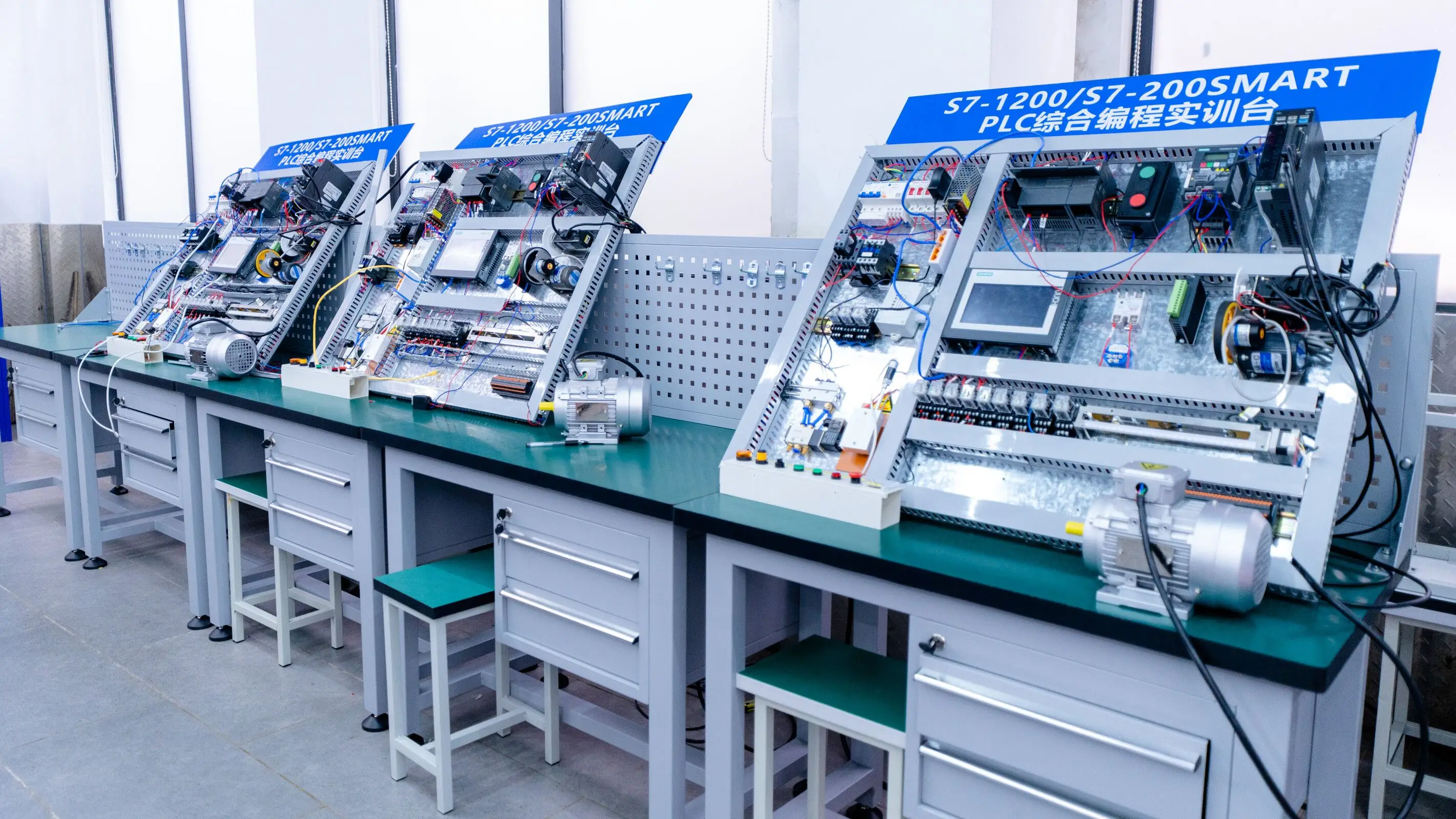 仪器PLC