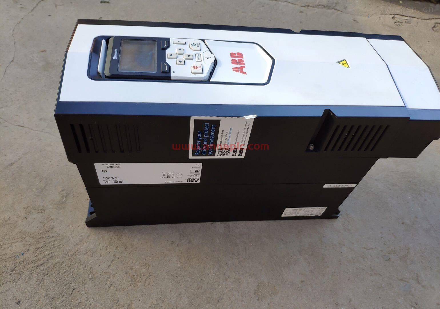 如何调节ABB变频器的频率?